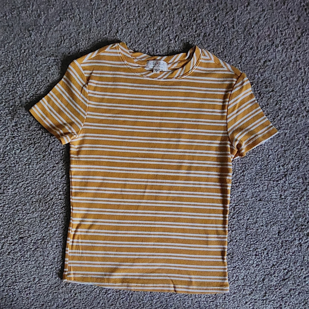 🎀Ultra Flirt Mustard and White Striped Top Junior's Small🎀